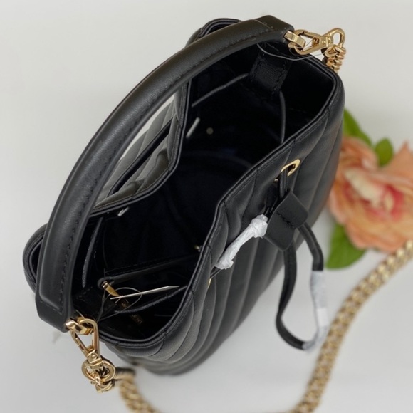 MICHAEL KORS SURI SMALL BUCKET XBODY BLACK - Picture 5 of 16